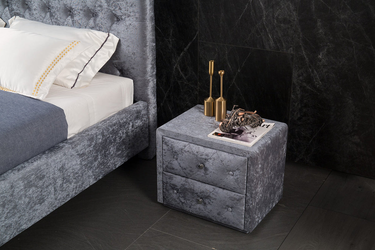 B-D073 Gray Fabric Bed